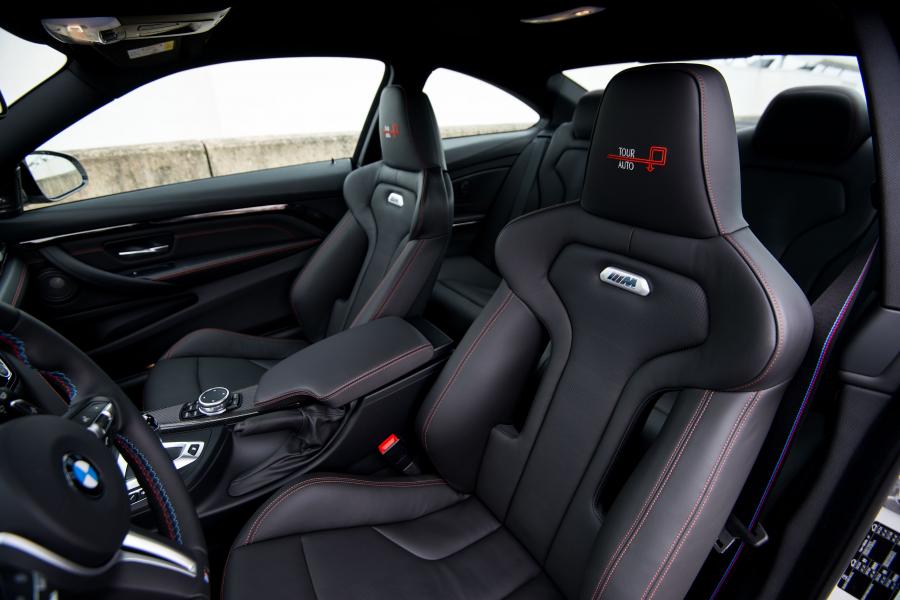 Интерьер BMW M4 Coupe Tour Auto Edition (F82) 2016 года  (FR) (фото 8 из 19)